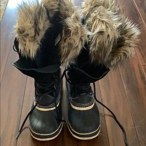 Gently used Sorel Joan of Arctic Snow Boots 🥾🤩